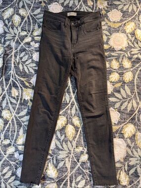 Madewell sz 28 Charcoal Mid-Rise Skinny Jeans